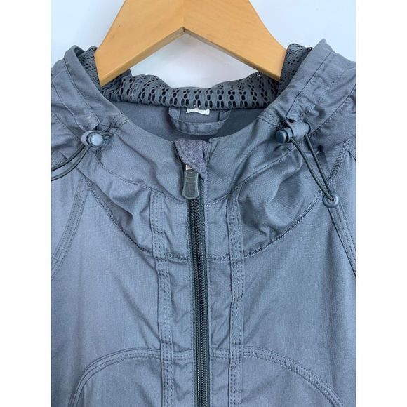 10 M Lululemon Full Zip Hiking walking jacket Hood Breathable Gray 6442 EUC - Picture 7 of 12